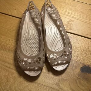 NWOT Crocs Adrina flats girls size 4